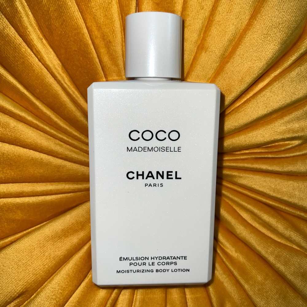 Chanel COCO MADEMOISELLE
Moisturizing Body Lotion